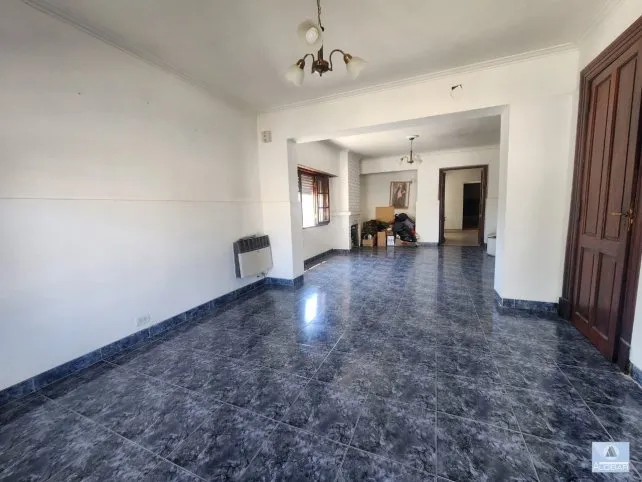 Casa en Venta – 3 Dormitorios – 2 Baños – Vela, -, Otra - foto 2