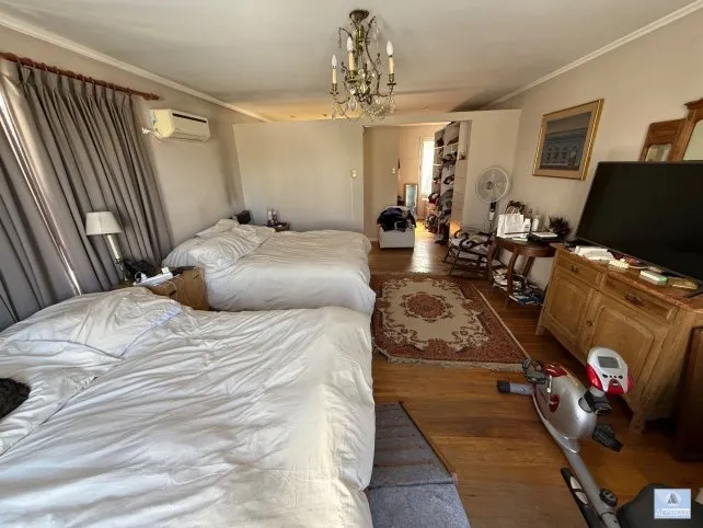 Casa en Venta en Tandil: Amplia y Funcional de 4 Dormitorios, Pinto al 900, Tandil - foto 3