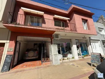 Casa en Venta en Tandil: Amplia y Funcional de 4 Dormitorios