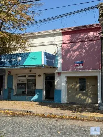 Casa en Venta en Tandil – Ubicación Privilegiada con Local Comercial