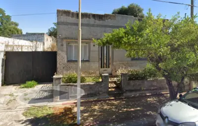 Casa en venta en Tandil – Lote 10×47 con galpón – U$S 60.000