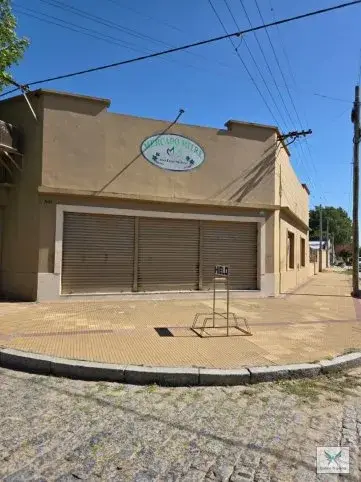 Local Comercial con Depósito – 500 m² Cubiertos – Mitre y Moreno, María Ignacia Vela