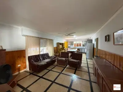 Alquiler de casa quinta en San Souci, Tandil – 4 dormitorios, 3 baños y pileta