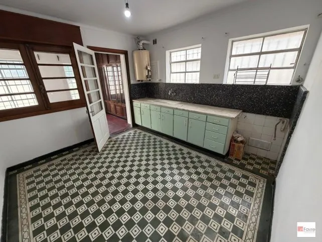 Casa en venta en Alsina 926, Tandil – 2 dormitorios, oficinas y patio, Alsina 926, Tandil - foto 3