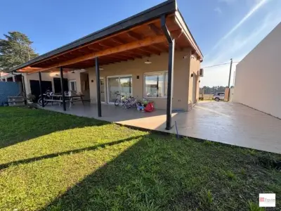 Casa en venta en Los Ciruelos 2800, Tandil | 3 dormitorios, 2 baños y parque