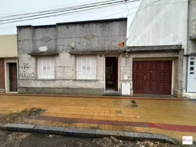 Casa en venta en Tandil: 2 dormitorios, 2 baños, 120 m² con garaje y patio