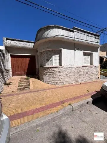 Casa en venta en Tandil – 2 dormitorios, 2 baños, 90 m², Garibaldi 161