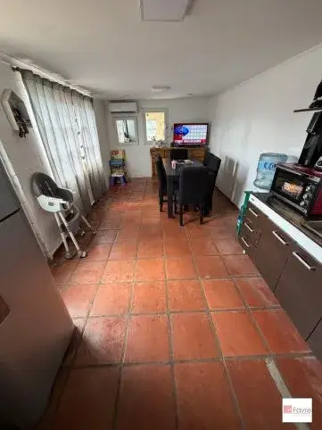 Casa en venta en Tandil – 3 dormitorios, 2 baños y amplio terreno