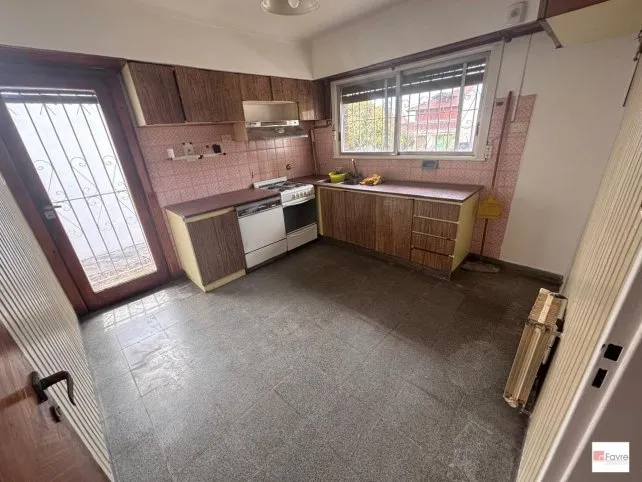 Casa en Venta en Tandil: 3 Dormitorios con Patio y Parrilla, Av. Dorrego 137, Tandil - foto 4