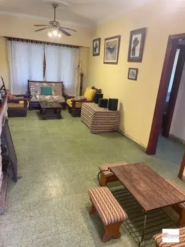 Casa en venta en Uriburu, Tandil: 110 m² con amplio lote de 552 m²