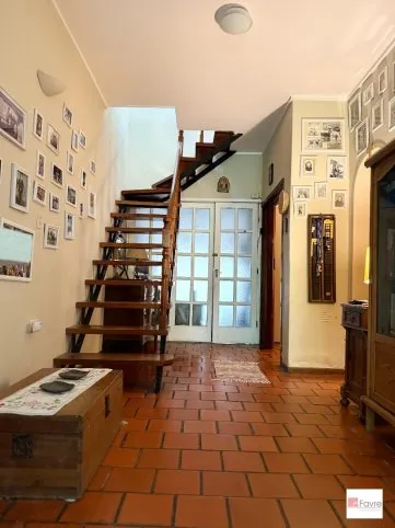 Casa familiar en venta en Tandil: 240 m² cubiertos, 4 dormitorios y amplios espacios, Pasaje Primero de Mayo 1228, Tandil - foto 2