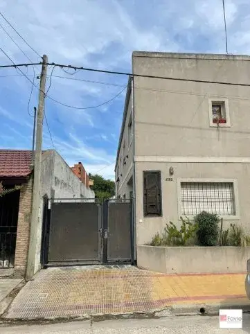 Departamento en alquiler en Tandil: 2 dormitorios, patio y cochera
