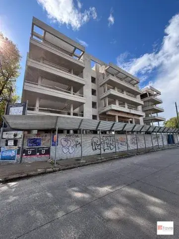 Departamento en venta en Av. Bolívar 98, Tandil | 2 dormitorios, cochera y balcón