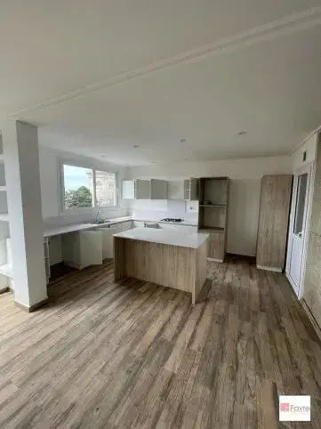 Departamento en venta en Av. Santamarina 812, Tandil: dúplex, 2 dormitorios y terraza con vista a las sierras