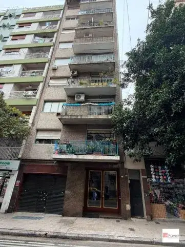 Departamento en venta en Balvanera/Congreso – 2 dormitorios, 90 m² con galería cerrada