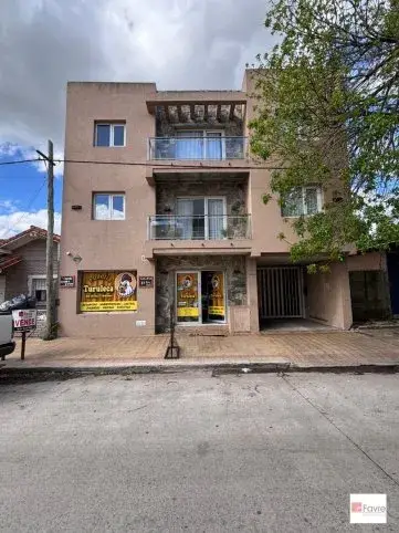 Departamento en venta en Tandil: 1 dormitorio, balcón y estacionamiento descubierto