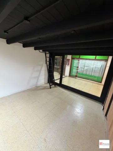 Local en alquiler con depósito en galería céntrica – San Martín 730, Tandil, San Martin 730 GALERIA, Tandil - foto 3