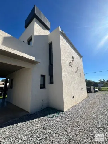 Alquiler: Casa amoblada de 2 dormitorios con cochera y parrilla – Las Hortensias 1800, Tandil, LAS HORTENSIAS 1800, Tandil - foto 2