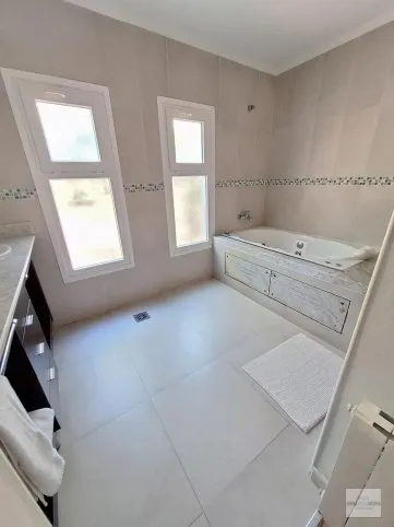 Casa en Barrio Universitario – 3 dormitorios en suite, pileta y quincho, Reforma universitaria 2410-Parte 1, Tandil - foto 8