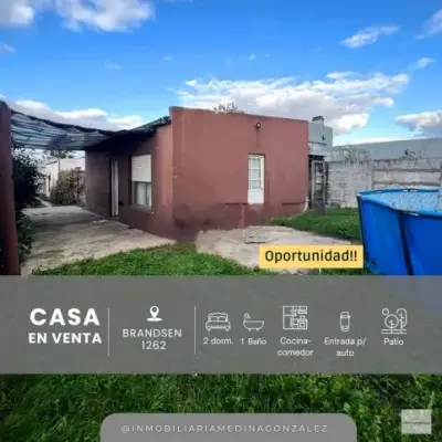 Casa en venta con 2 dormitorios, amplio patio verde y entrada para auto | Tandil