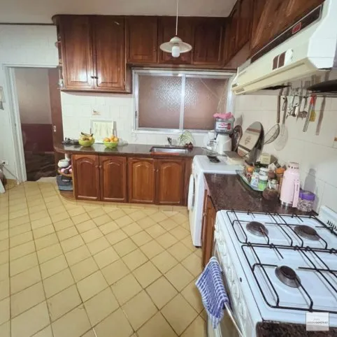 Casa en venta en Tandil: 3 dormitorios, 200 m², quincho completo y terreno de 650 m², 4 de Abril 200, Tandil - foto 3