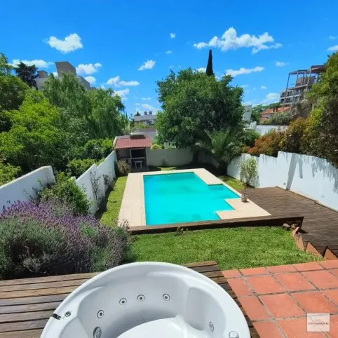 Espectacular casa de dos plantas con pileta y jacuzzi en Barrio El Cerrito, Roser 1256, Tandil - foto 2