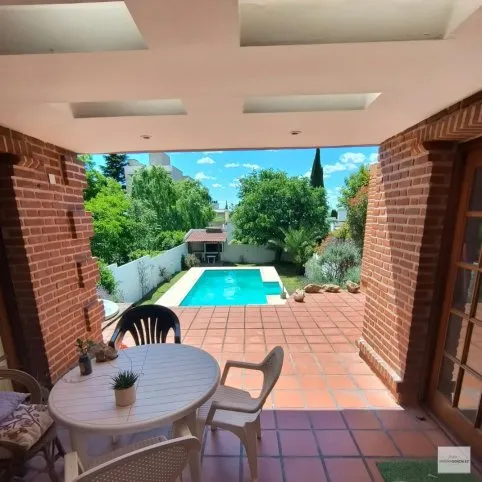 Espectacular casa de dos plantas con pileta y jacuzzi en Barrio El Cerrito, Roser 1256, Tandil - foto 4