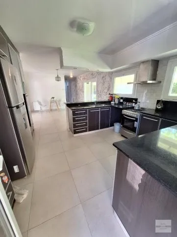 Venta: Casa de 3 dormitorios en suite con vestidor, pileta y quincho en Tandil, Reforma universitaria 2410-Parte 2, Tandil - foto 2